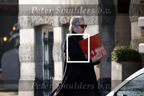 Amsterdam 24 januari 2026
Ruud de Wild met boodschappen bij zijn huis .