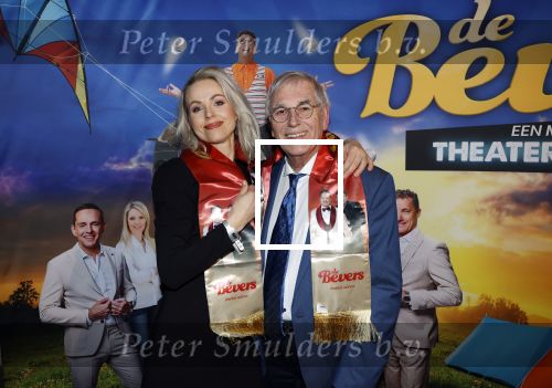 Tilburg 29 januari 2026
Premiere de Bevers in de schouwburg van Tilburg . John de Bever en Kees de Bever geven een voorstelling met oa Bas Muijs Adje v Bavel en Mariska v Kolck. Sabine Vas Nunes ( vrouw Bas Muijs) kwam met beste vriend Bas en zijn ouders