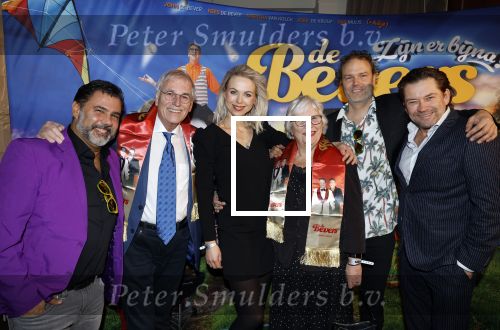 Tilburg 29 januari 2026
Premiere de Bevers in de schouwburg van Tilburg . John de Bever en Kees de Bever geven een voorstelling met oa Bas Muijs Adje v Bavel en Mariska v Kolck. Sabine Vas Nunes ( vrouw Bas Muijs) kwam met beste vriend Bas en zijn ouders