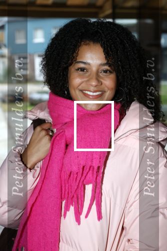 Amsterdam 30 januari 2026
Buiten gewone gezinnen, het nieuwe boek van acteur, columnist en podcastmaker Diego Gonzalez-Clark is vandaag gepresenteerd. Chantal Janzen ontving het eerste boek .