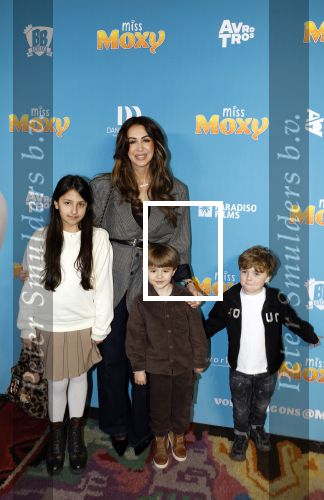 Amsterdam 24 januari 2026
Premiere Miss Molly in Tuschinski met in de cast oa Sarah Bannier (zwanger) en Carice v Houten . Tamara Elbaz kwam haar zoon