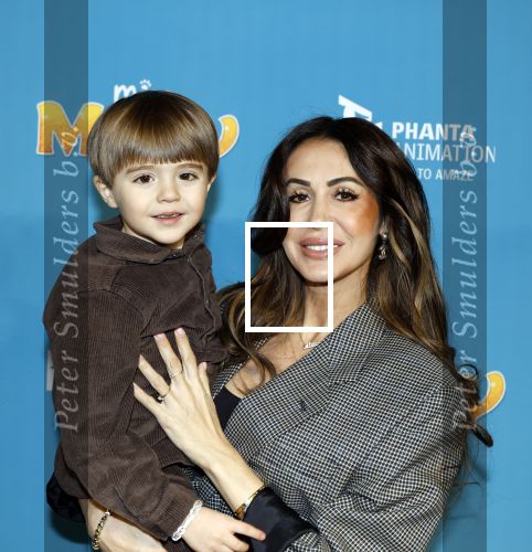 Amsterdam 24 januari 2026
Premiere Miss Molly in Tuschinski met in de cast oa Sarah Bannier (zwanger) en Carice v Houten . Tamara Elbaz kwam haar zoon