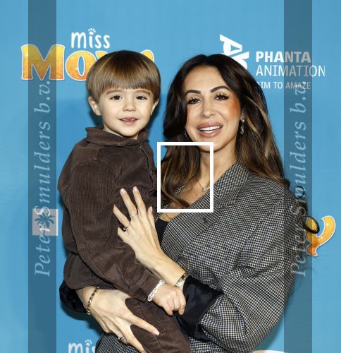 Amsterdam 24 januari 2026
Premiere Miss Molly in Tuschinski met in de cast oa Sarah Bannier (zwanger) en Carice v Houten . Tamara Elbaz kwam haar zoon
