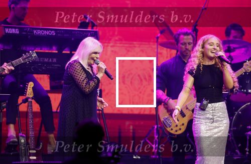 Tilburg 2 oktober 2023
Buma Prijzen in 013 in Tilburg .
Zangeres Mieke zingt samen met Marco Schuitmaker het liedje Engelbewaarder.