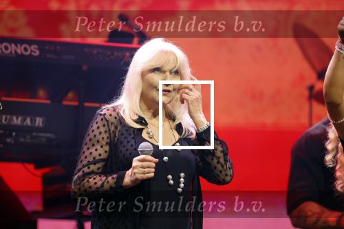 Tilburg 2 oktober 2023
Buma Prijzen in 013 in Tilburg .
Zangeres Mieke zingt samen met Marco Schuitmaker het liedje Engelbewaarder.