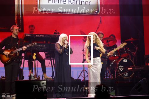Tilburg 2 oktober 2023
Buma Prijzen in 013 in Tilburg .
Zangeres Mieke zingt samen met Marco Schuitmaker het liedje Engelbewaarder.