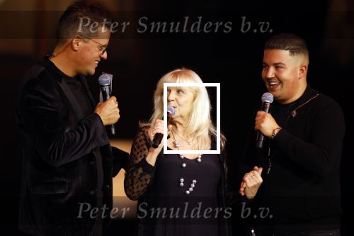 Tilburg 2 oktober 2023
Buma Prijzen in 013 in Tilburg .
Zangeres Mieke zingt samen met Marco Schuitmaker het liedje Engelbewaarder.