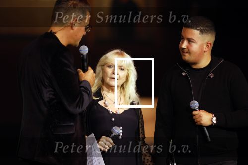 Tilburg 2 oktober 2023
Buma Prijzen in 013 in Tilburg .
Zangeres Mieke zingt samen met Marco Schuitmaker het liedje Engelbewaarder.