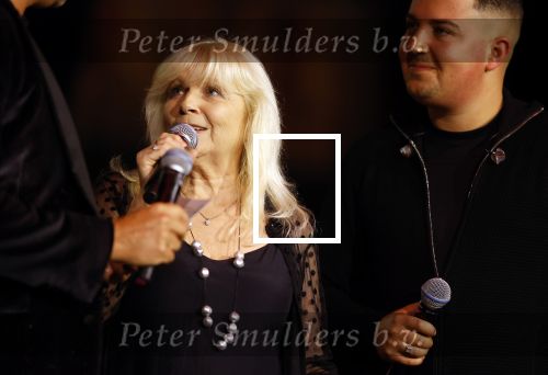 Tilburg 2 oktober 2023
Buma Prijzen in 013 in Tilburg .
Zangeres Mieke zingt samen met Marco Schuitmaker het liedje Engelbewaarder.