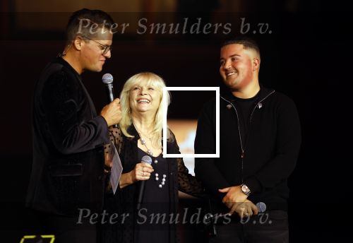 Tilburg 2 oktober 2023
Buma Prijzen in 013 in Tilburg .
Zangeres Mieke zingt samen met Marco Schuitmaker het liedje Engelbewaarder.