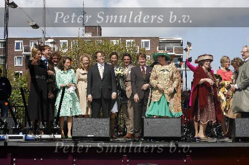 Almere 29 april 2006
Koninginnedag 2006 in Almere en Zeewolde.
 Prins Constantijn en Prinses laurentien Maxima Prins Willem Alexander Prinses Annette Prinses mabel Prins Friso Prinses marilene Prins Maurits Koningin Beatrix Prinses Margriet Pieter v Vollenhoven Prins Floris Prinses Aimee en Prien Pieter Christiaan Annemarie Jorritsma