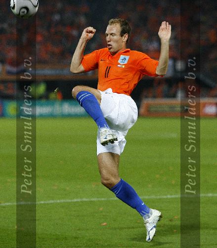 Zaterdag, 27 Mei 2006 Vriendschappelijke interland op weg naar het WK 2006 Nederland-Kameroen, eindstand 1-0
Arjen Robben
© Edwin van Zandvoort