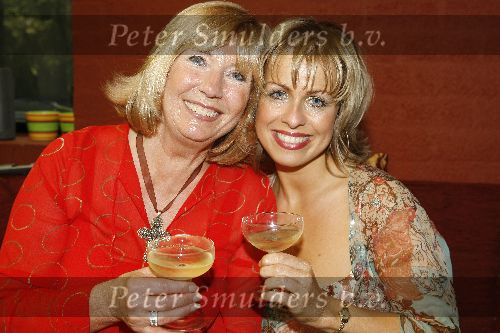 Hilversum 12 mei 2006
Presentatie cd van barbara Lok.
barbara met haar stiefmoeder Willeke Alberti