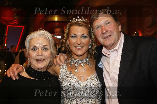 Hilversum 21 april 2006
Dancing with teh stars in studio 23
Barbara de Loor met ouders