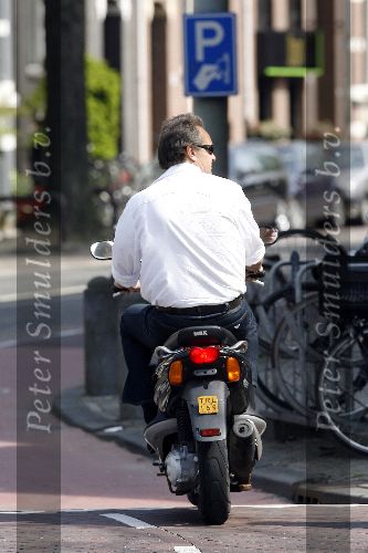 Amsterdam 4 mei 2006
Bert Kuizenga op scooter