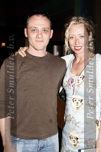 Den haag 3 mei 2006
Premiere Pluk van de Petteflet.
Bianca v Plien en Bisanca met vriend