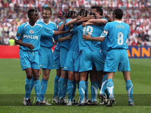 Rotterdam, 7 Mei 2006
Finale KNVB Beker AJAX-PSV, eindstand 2-1
Blijdschap bij PSV nadat Michael Lamey de gelijkmaker heeft gescoord
© Foto Edwin an Zandvoort