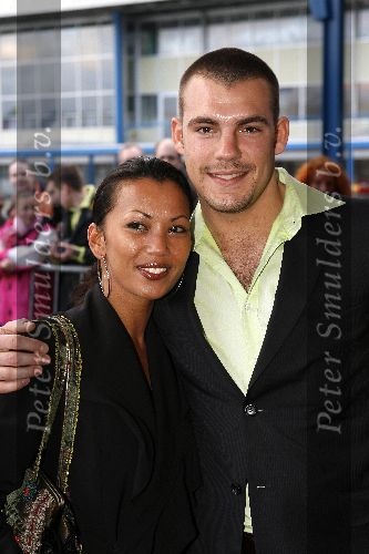 Amsterdam 9 april 2006
Premiere Black Pinocchio in de RAI.
Ceryll Big brother met vriend
