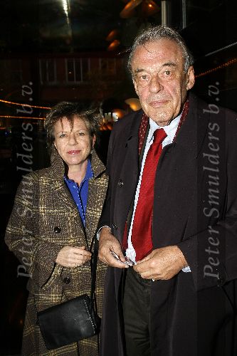Amsterdam 11 april 2006
Joop Braakhekke viert zijn 65 verjaardag in le Garage
hans v Mierlo en Connie Palmen