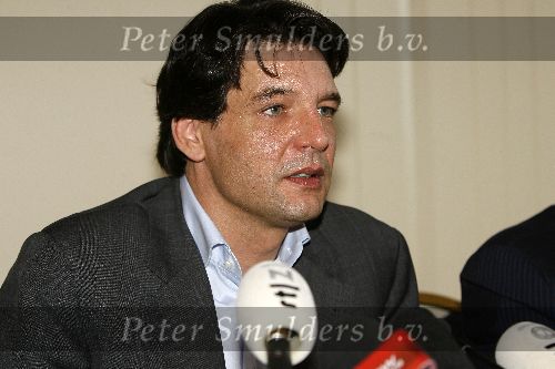 Amsterdam 13 april 2006
Persconferentie Edwin de Roy v Zuydewijn na rechtzaak in hotel Meridien met hond.