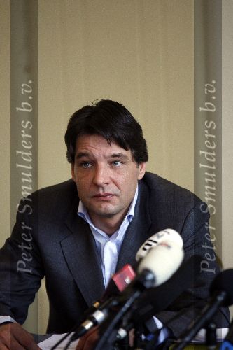 Amsterdam 13 april 2006
Persconferentie Edwin de Roy v Zuydewijn na rechtzaak in hotel Meridien met hond.