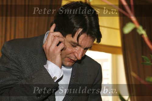 Amsterdam 13 april 2006
Persconferentie Edwin de Roy v Zuydewijn na rechtzaak in hotel Meridien met gsm