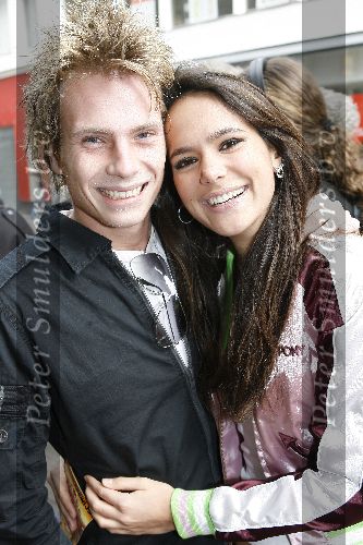 Amsterdam 16 april 2006
Premiere Astrix  en de Vikingen in Tuschinski.
Jamie en Elize