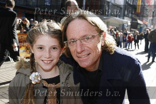 Amsterdam 16 april 2006
Premiere Astrid en de Vikingen in Tuschinski.
Erik v Tijn met dochter