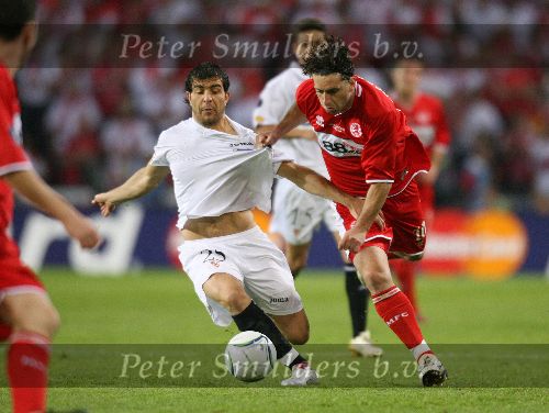Eindhoven, 10 Mei 2006 Finale UEFA Cup Seizoen 2005/2006 tussen Middlesbrough FC-FC Sevilla, eindstand 0-4
Fabio Rochemback in duel met Enzo Maresca
© Edwin van Zandvoort
