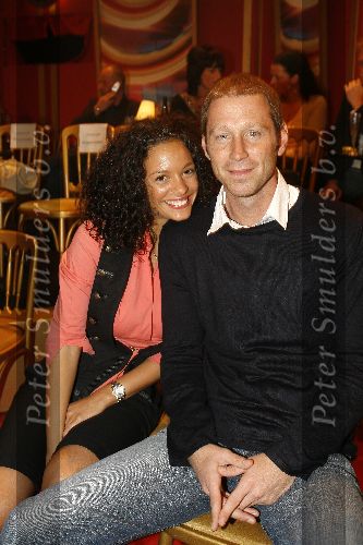 Hilversum 21 april 2006
Dancing with teh stars in studio 23
Fajah Lourens met vriend