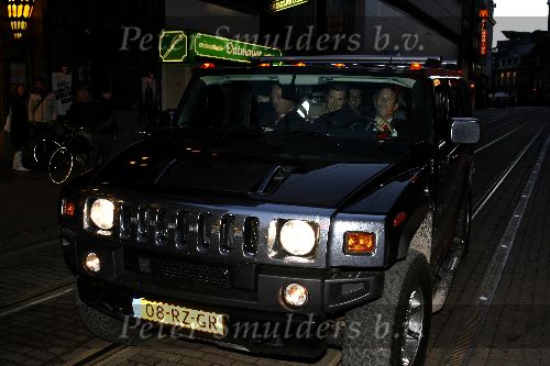 Amsterdam 4 april 2006
Presentatie samsung telefoon in Cineac.
Gordon met Winston Gerschtanowitz met Hummer