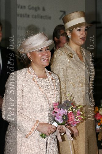 Amsterdam 26 april 2006
Maxima Prins Willem Alexander en de groothertog van Luxemburg met zijn vrouw bezoeken het v Gogh museum.