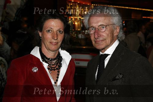 Amsterdam 11 april 2006
Joop Braakhekke viert zijn 65 verjaardag in le Garage
Harry Mulisch met zijn vrouw