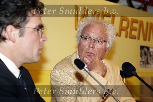 Amsterdam 11 mei 2006
Presentatie DVD Henk Spaan in Olympisch stadion.
Erik v Muiswinkel en Diederik v Vleuten.