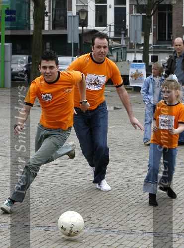 Amsterdam 23 april 2006
Voetballen voor SOS kinderdorpen in Amsterdam.
Jan Smit