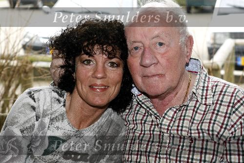 Laren 19 april 2006
Johnny Kraaykamp sr viert zijn 81e verjaardag in het Rosa spier verpleegtehuis . Johnny met zijn collega en goede vriendin Jacquelien Jansen