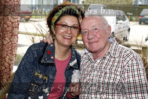 Laren 19 april 2006
Johnny Kraaykamp sr viert zijn 81e verjaardag in het Rosa spier verpleegtehuis . Johnny met zijn ex vrouw