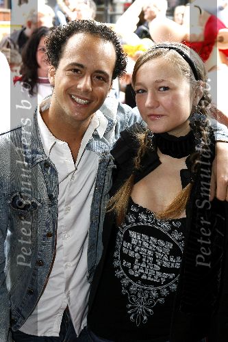 Amsterdam 16 april 2006
Premiere Astrid en de Vikingen in Tuschinski.
Jon karthaus met vriendin