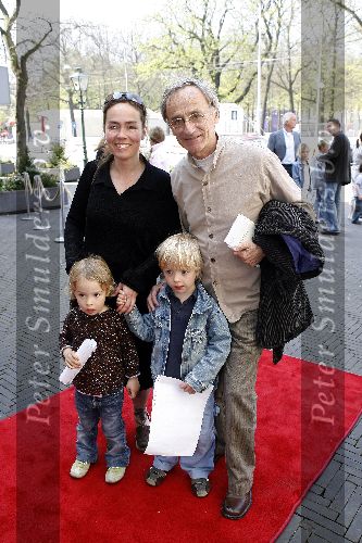 Den Haag 3 mei 2006
Mini Karel de Rooij met dochetr en kleinkinderen bij Pluk van de Petteflet.
