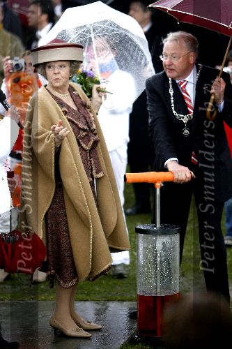 Zeewolde 29 april 2006
Koninginnedag 2006 in Almere en Zeewolde.
Koningin Beatrix