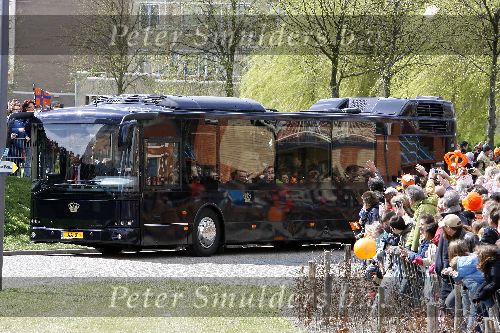 Almere 29 april 2006
Koninginnedag 2006 in Almere en Zeewolde.
de nieuwe koninklijke bus