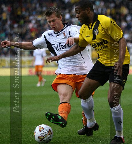 Breda, 9 Mei 2006 Laatste wedstrijd in de play-offs voor degradatie/promotie eredivisie Seizoen 2005/2006
NAC-FC Volendam, eindstand 0-0
Kurt Elshot
© Edwin van Zandvoort