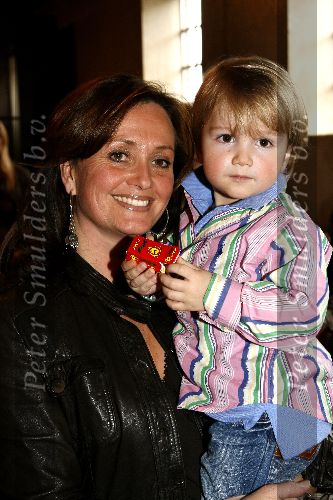 Ouderkerk aan de Amstel 3 april 2006
Presentatie boek Leontine Borsato in restaurant Lute.
zoon Laura Ruiters met clown