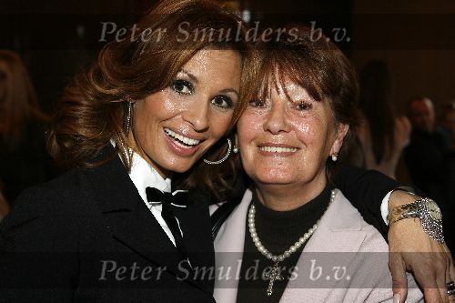 Ouderkerk aan de Amstel 3 april 2006
Presentatie boek Leontine Borsato in restaurant Lute.
Leontine  en haar moeder