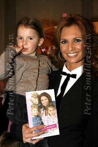 Ouderkerk aan de Amstel 3 april 2006
Presentatie boek Leontine Borsato in restaurant Lute.
Leontine en Jada