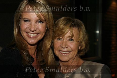 Hilversum 25 april 2006
Presentatie dvd Gooische vouwen in Musk.
Linda de Mol  en haar moeder