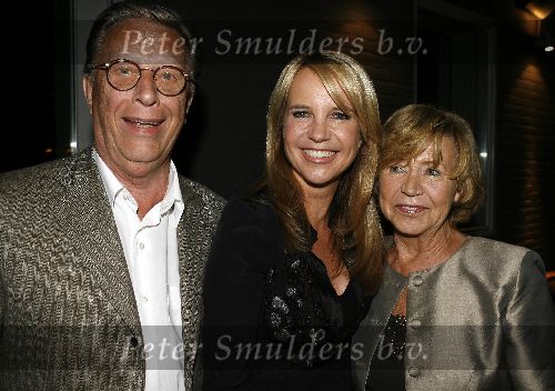 Hilversum 25 april 2006
Presentatie dvd Gooische vouwen in Musk.
Linda de Mol  en haar ouders