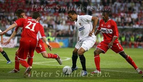 Eindhoven, 10 Mei 2006 Finale UEFA Cup Seizoen 2005/2006 tussen Middlesbrough FC-FC Sevilla, eindstand 0-4
Luis Fabiano in duel met George Boateng
© Edwin van Zandvoort