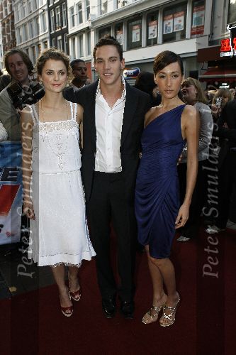 Amsterdam 26 april 2006
premiere Mission Impossible in Tuschinski.
Maggie Q Keri Russel en Jonathan Rhys Meyers