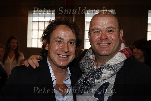 Ouderkerk aan de Amstel 3 april 2006
Presentatie boek Leontine Borsato in restaurant Lute.
Paul de Leeuw en Marco Borsato